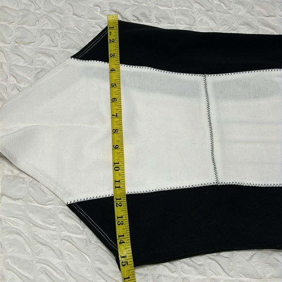 Bathing suit used still gorgeous - Picture 16 of 17